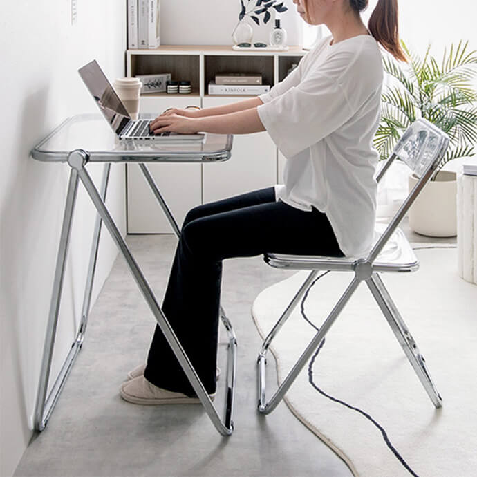 折りたたみクリアデスク