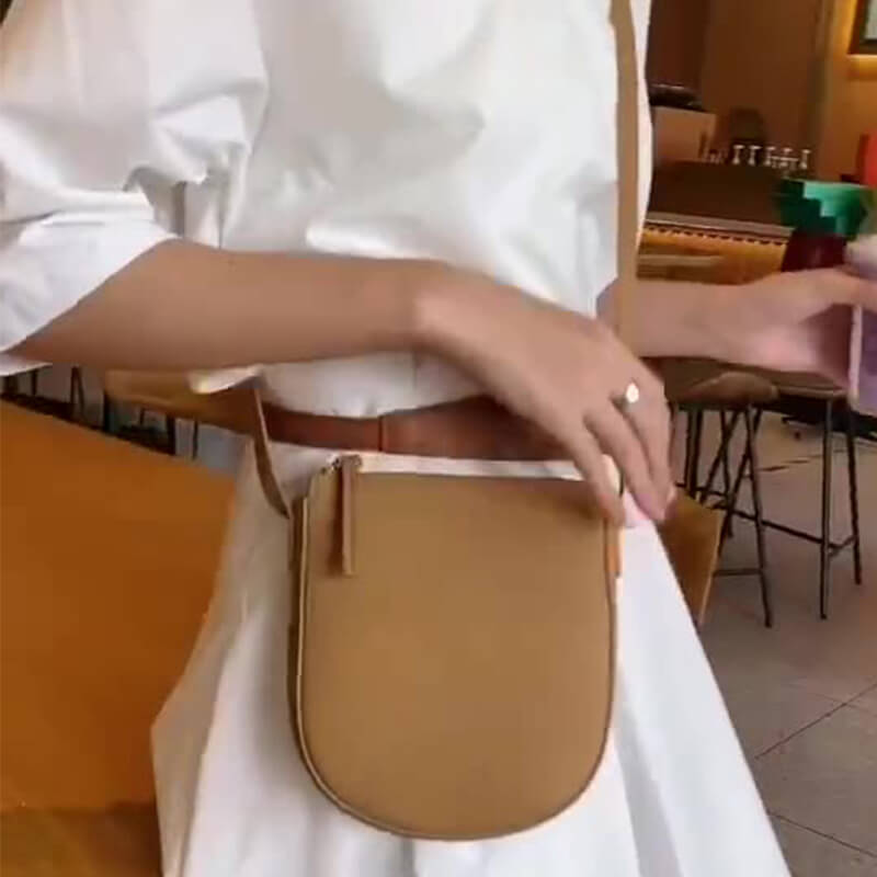 牛本革オーバルスマホショルダーバッグ