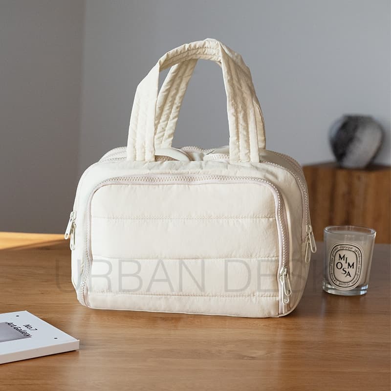 Puffly トラベルポーチ｜大容量×ワイドオープン／防水ポケット付き